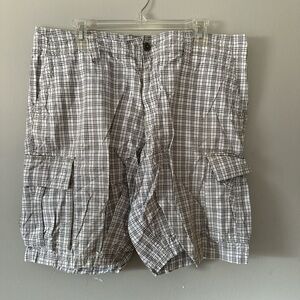 Men’s Plaid Cargo Shorts
